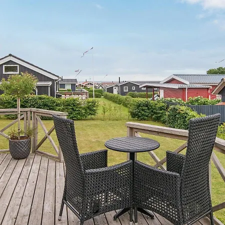 6 Person In Juelsminde *